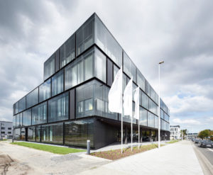 Bild_Haus_with_Glasfront