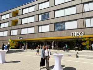 Die Eröffnung des Schulzentrums Stockbrünnele