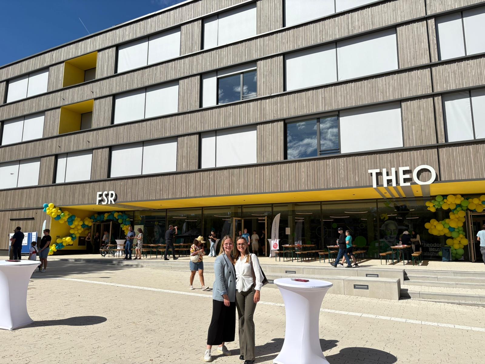 Die Eröffnung des Schulzentrums Stockbrünnele